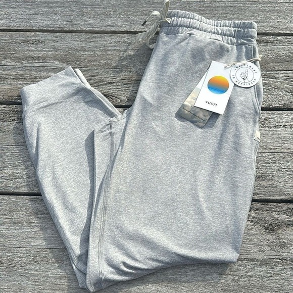 Vuori Pants - VUORI Performance Jogger  DreamKnit Joggers PALE GREY HEATHER SIZE XS NWT
